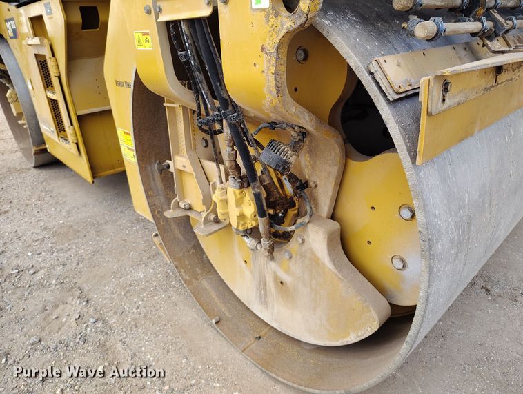 image for item EH0225 2021 Caterpillar CB16 double drum vibratory roller