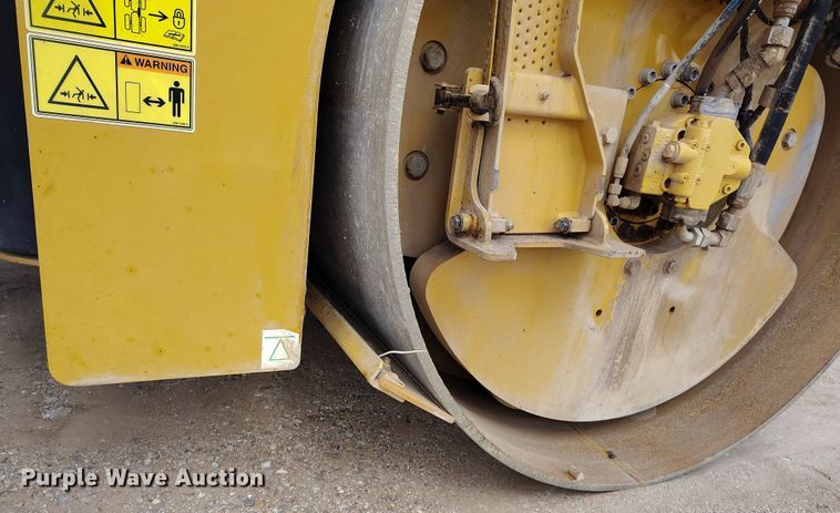 image for item EH0225 2021 Caterpillar CB16 double drum vibratory roller