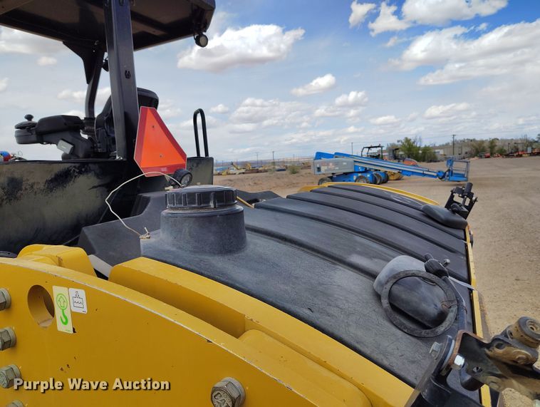 image for item EH0225 2021 Caterpillar CB16 double drum vibratory roller