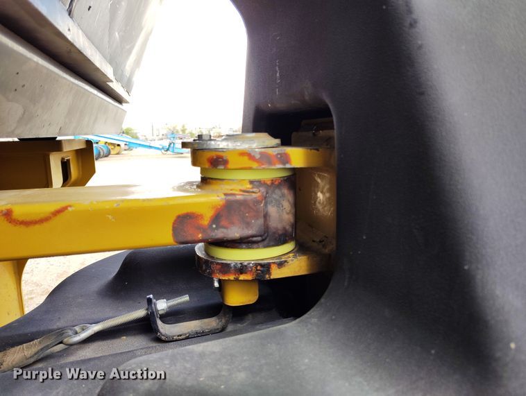 image for item EH0225 2021 Caterpillar CB16 double drum vibratory roller