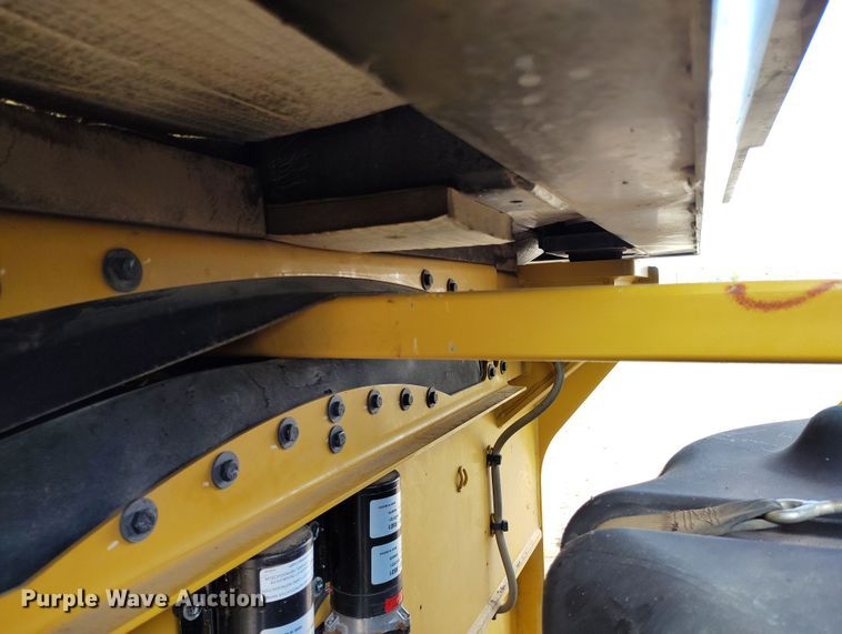 image for item EH0225 2021 Caterpillar CB16 double drum vibratory roller