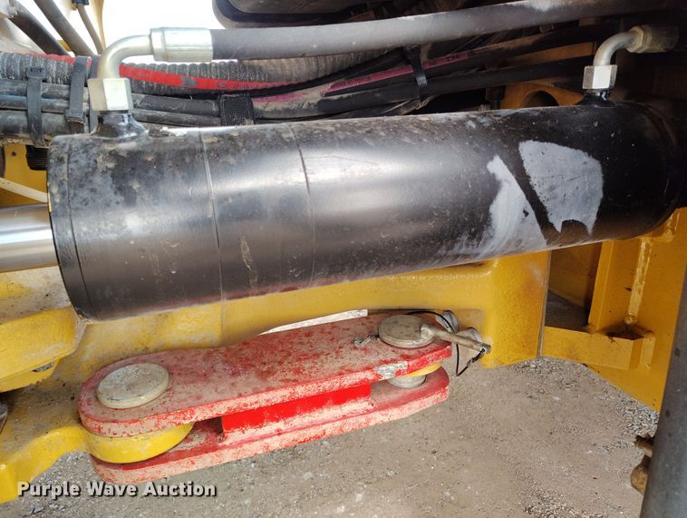 image for item EH0225 2021 Caterpillar CB16 double drum vibratory roller