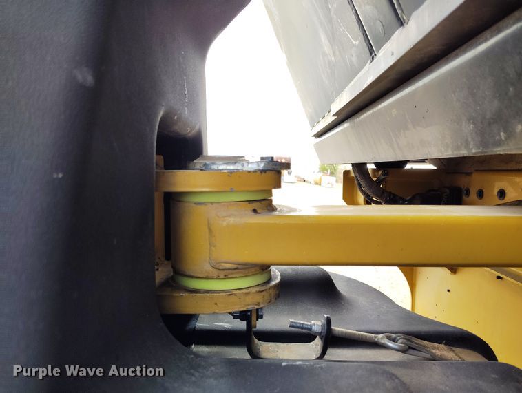 image for item EH0225 2021 Caterpillar CB16 double drum vibratory roller