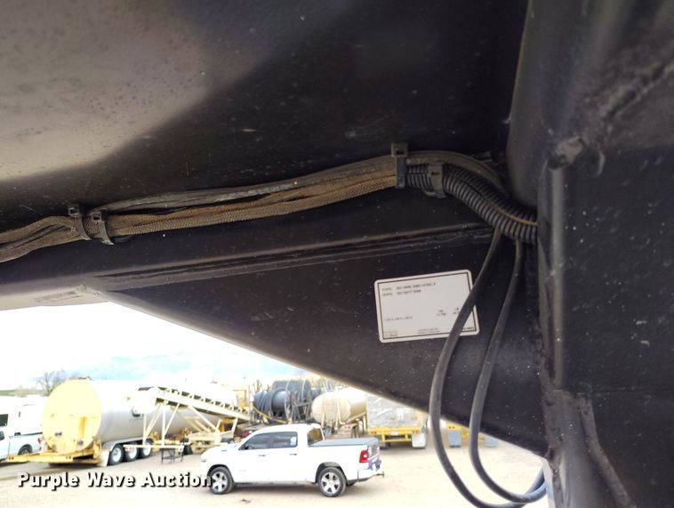 image for item EH0225 2021 Caterpillar CB16 double drum vibratory roller