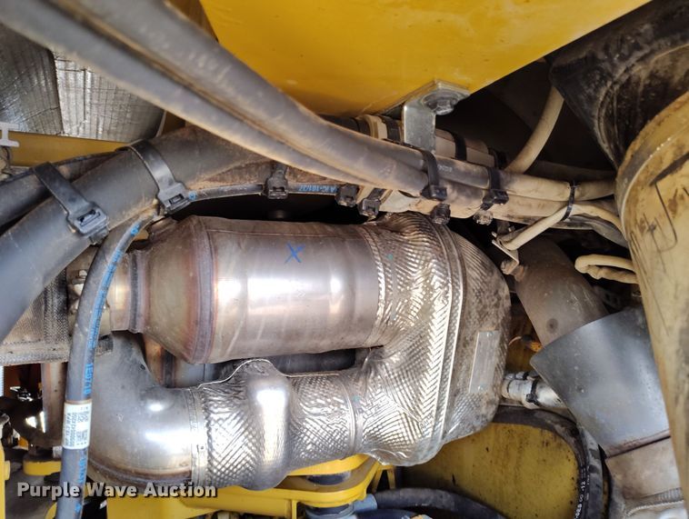 image for item EH0225 2021 Caterpillar CB16 double drum vibratory roller