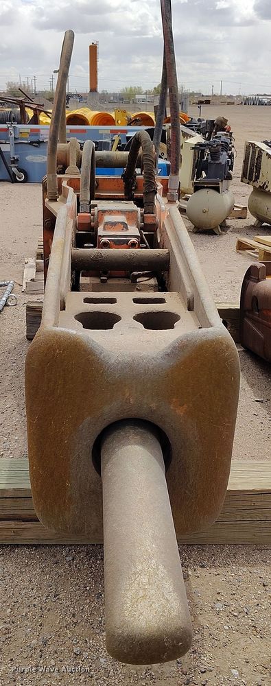 image for item EH0227 NPK GH-15 breaker