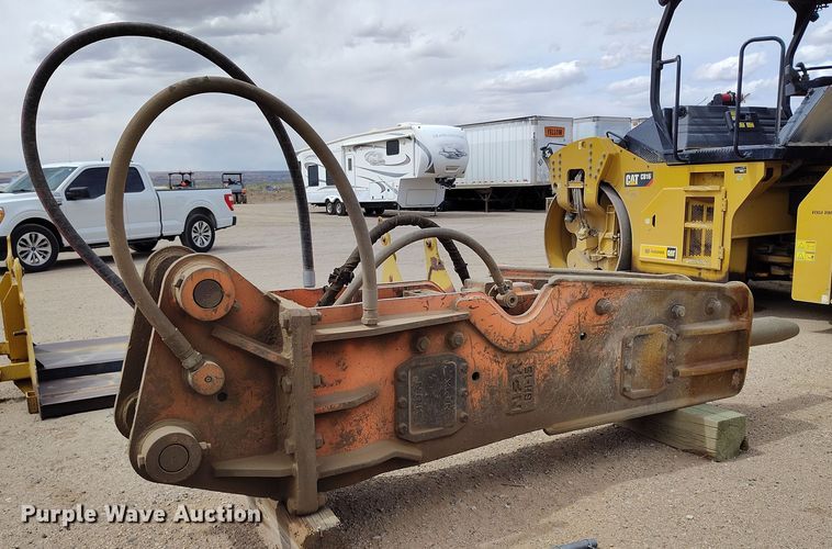 image for item EH0227 NPK GH-15 breaker