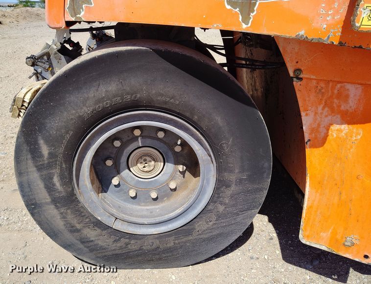 image for item EH0270 2014 Hamm GRW 280i-30 pneumatic roller