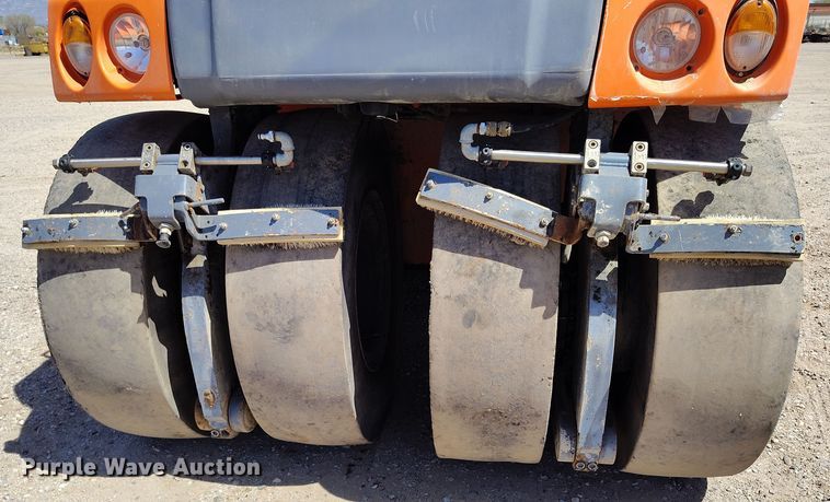 image for item EH0270 2014 Hamm GRW 280i-30 pneumatic roller