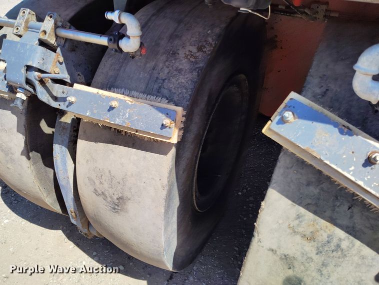 image for item EH0270 2014 Hamm GRW 280i-30 pneumatic roller