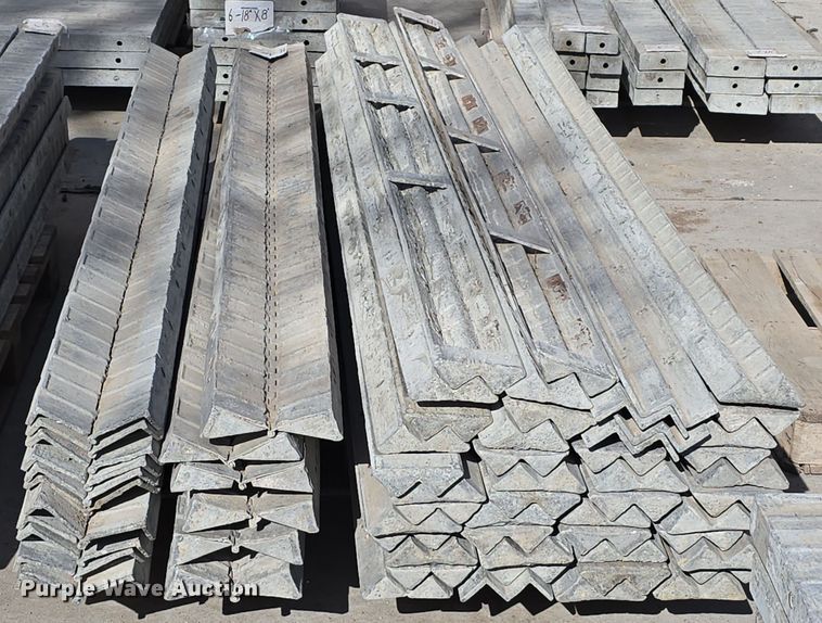 image for item EH8795 (63) concrete corner forms