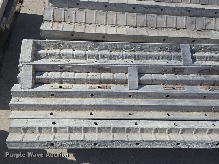 image for item EH8795 (63) concrete corner forms