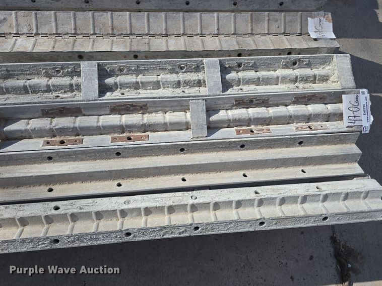 image for item EH8795 (63) concrete corner forms