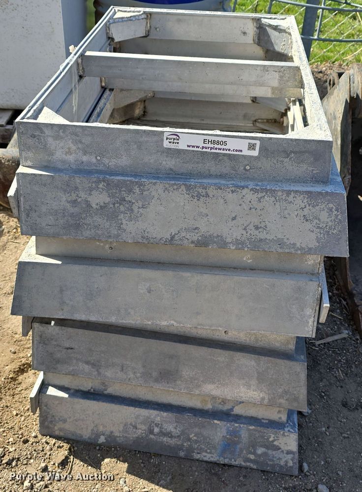 image for item EH8805 (8) concrete window forms