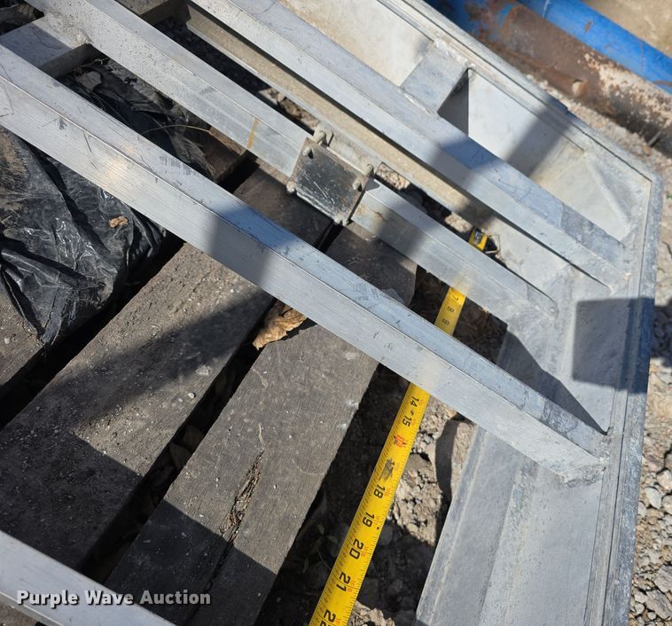 image for item EH8805 (8) concrete window forms