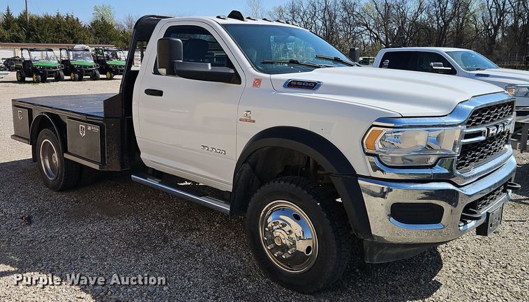 image for item EI8941 2022 Dodge Ram 5500 flatbed truck