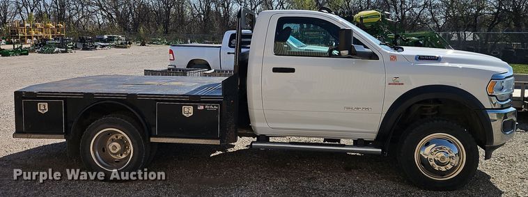 image for item EI8941 2022 Dodge Ram 5500 flatbed truck