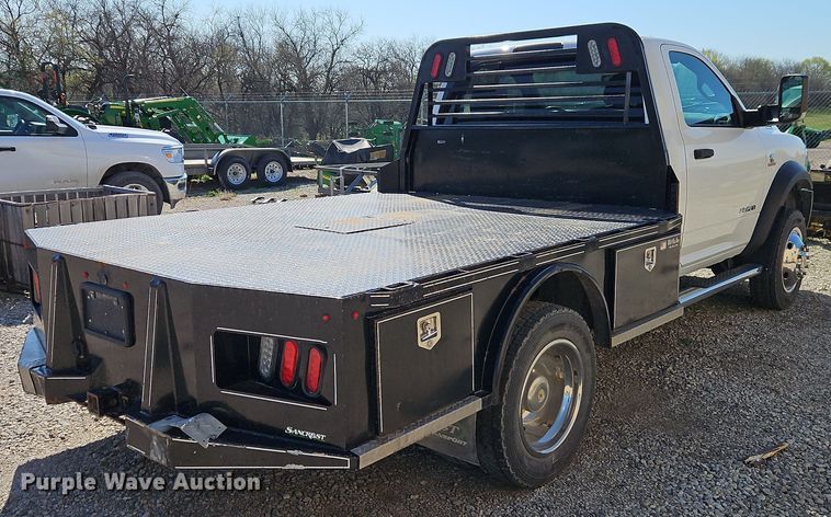 image for item EI8941 2022 Dodge Ram 5500 flatbed truck