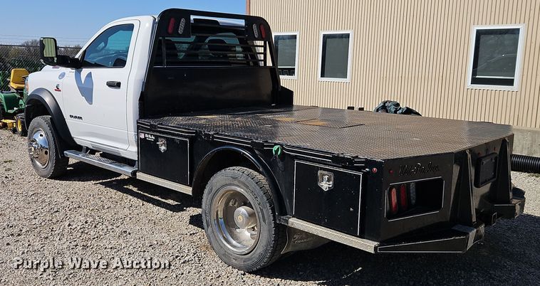 image for item EI8941 2022 Dodge Ram 5500 flatbed truck