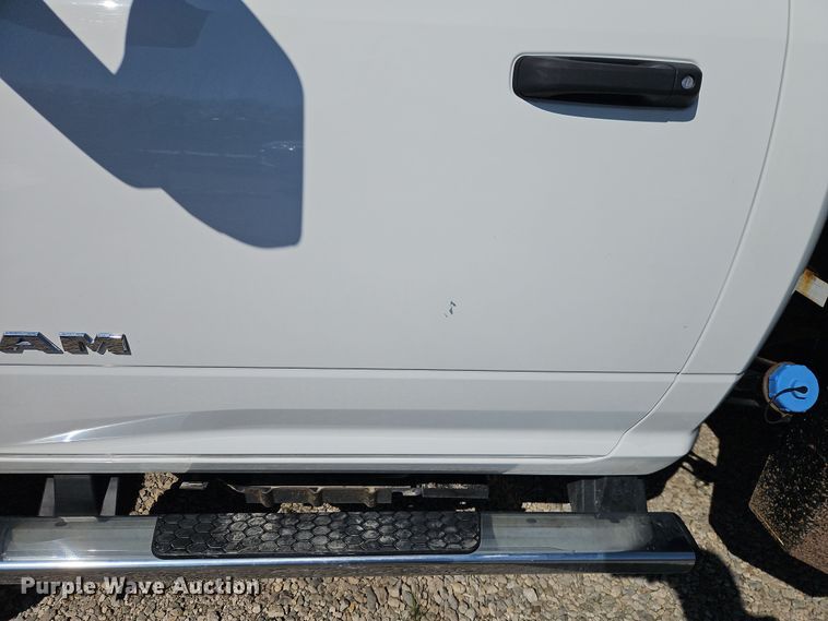 image for item EI8941 2022 Dodge Ram 5500 flatbed truck