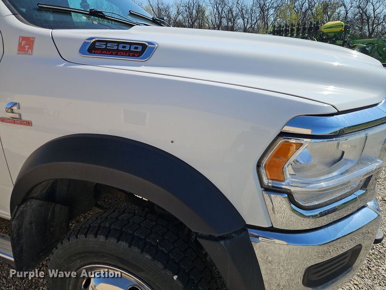 image for item EI8941 2022 Dodge Ram 5500 flatbed truck