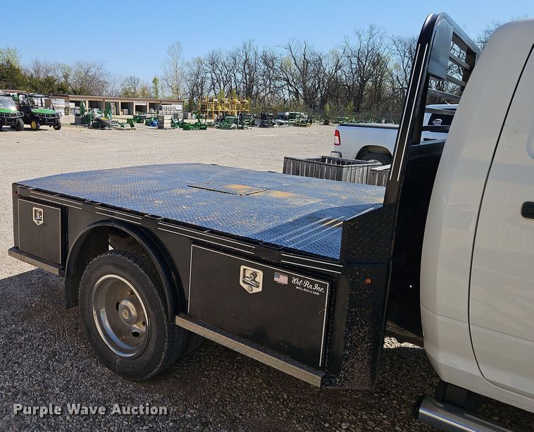 image for item EI8941 2022 Dodge Ram 5500 flatbed truck