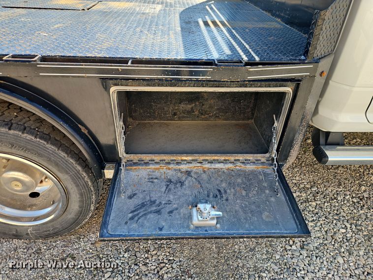 image for item EI8941 2022 Dodge Ram 5500 flatbed truck