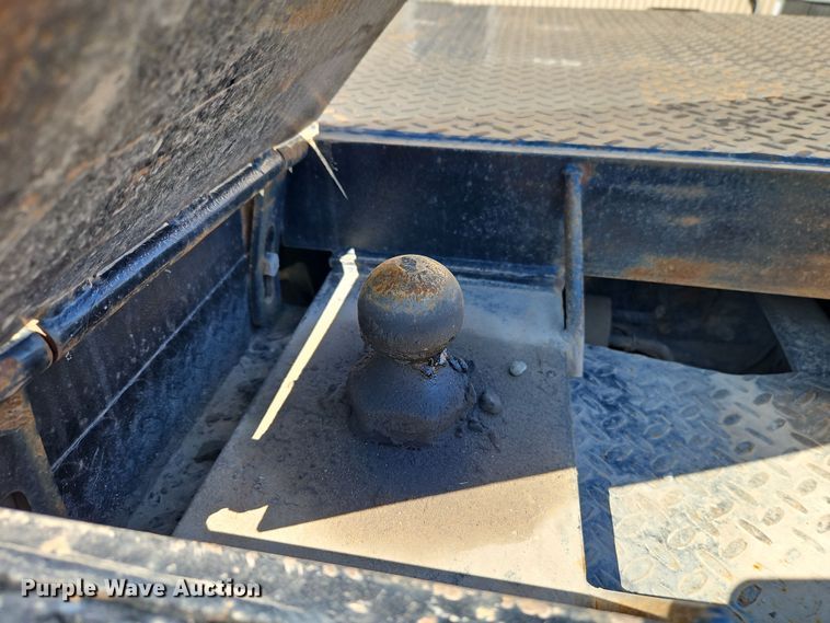 image for item EI8941 2022 Dodge Ram 5500 flatbed truck