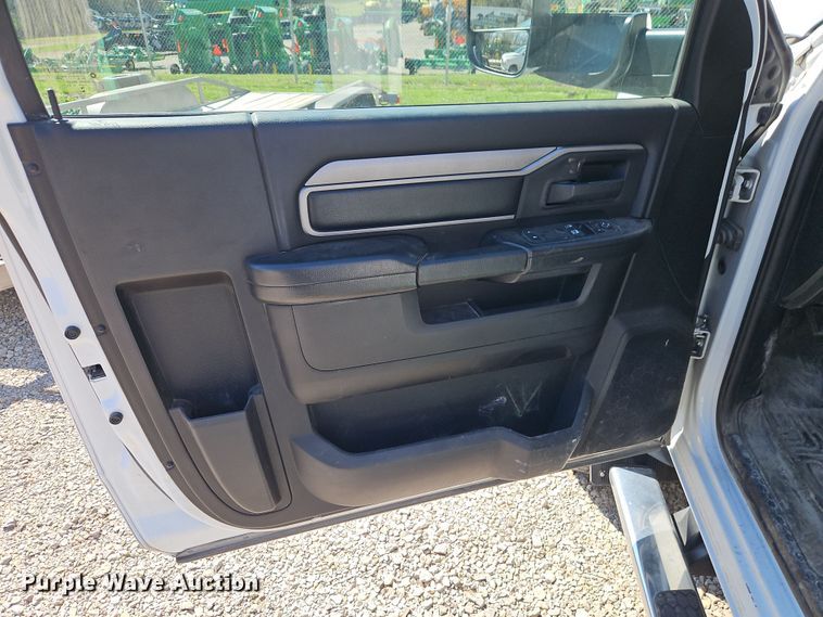 image for item EI8941 2022 Dodge Ram 5500 flatbed truck