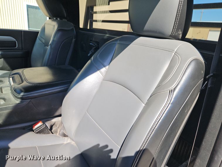 image for item EI8941 2022 Dodge Ram 5500 flatbed truck