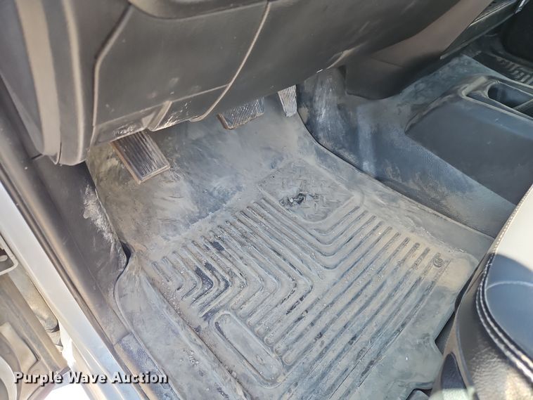 image for item EI8941 2022 Dodge Ram 5500 flatbed truck