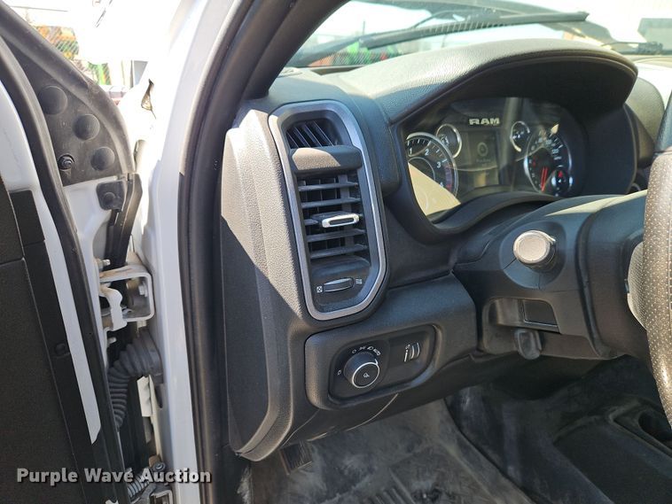 image for item EI8941 2022 Dodge Ram 5500 flatbed truck