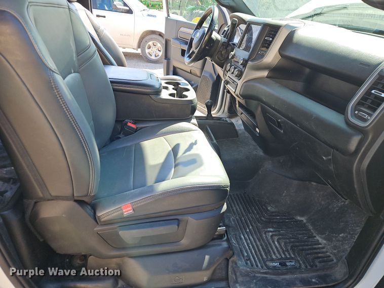 image for item EI8941 2022 Dodge Ram 5500 flatbed truck