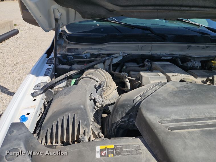 image for item EI8941 2022 Dodge Ram 5500 flatbed truck