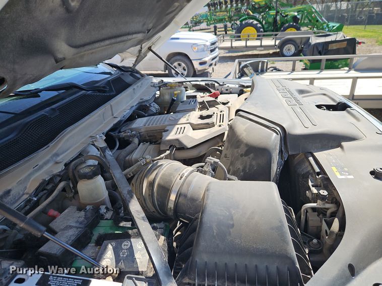 image for item EI8941 2022 Dodge Ram 5500 flatbed truck