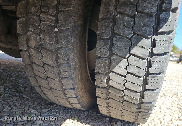 image for item EI8941 2022 Dodge Ram 5500 flatbed truck