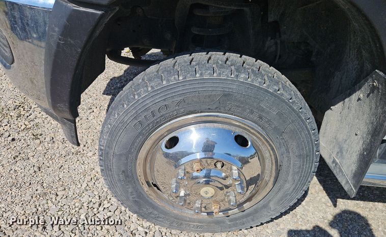 image for item EI8941 2022 Dodge Ram 5500 flatbed truck