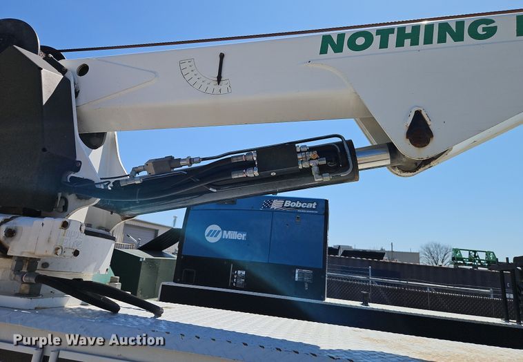 image for item EI8942 2010 Ford F550  utility / service truck