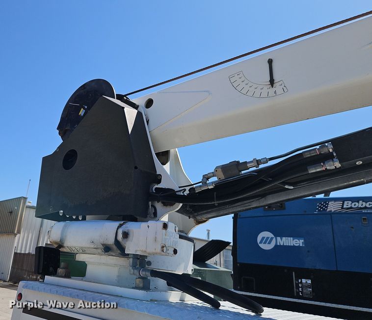 image for item EI8942 2010 Ford F550  utility / service truck