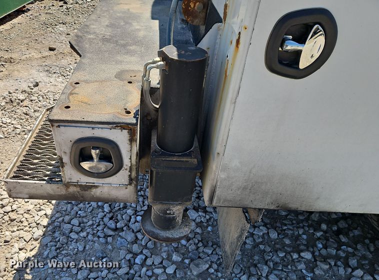 image for item EI8942 2010 Ford F550  utility / service truck