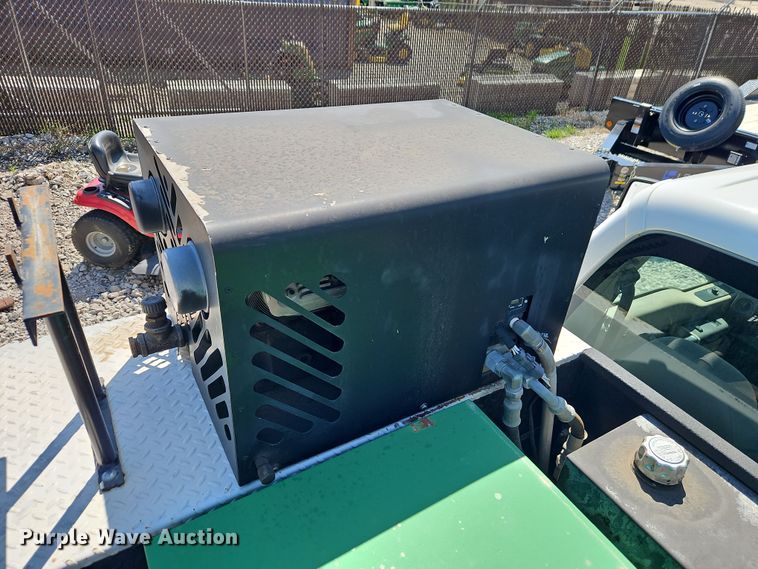 image for item EI8942 2010 Ford F550  utility / service truck