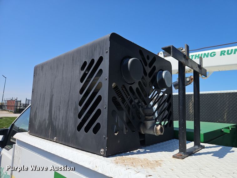 image for item EI8942 2010 Ford F550  utility / service truck