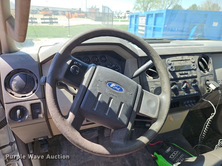 image for item EI8942 2010 Ford F550  utility / service truck