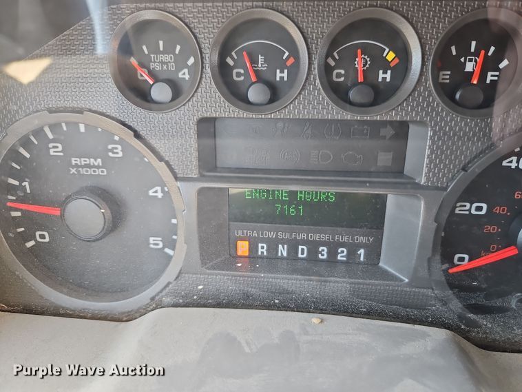 image for item EI8942 2010 Ford F550  utility / service truck