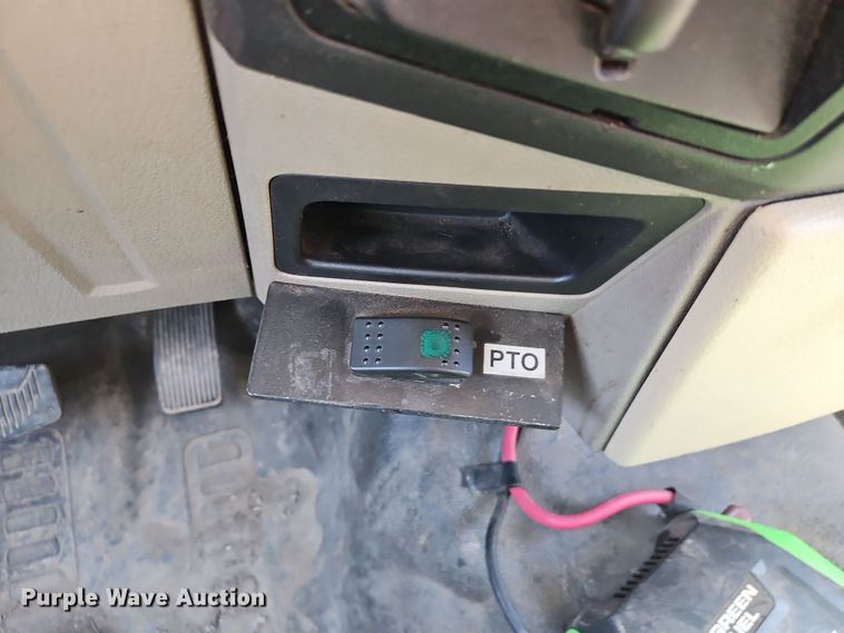 image for item EI8942 2010 Ford F550  utility / service truck