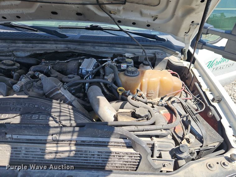 image for item EI8942 2010 Ford F550  utility / service truck