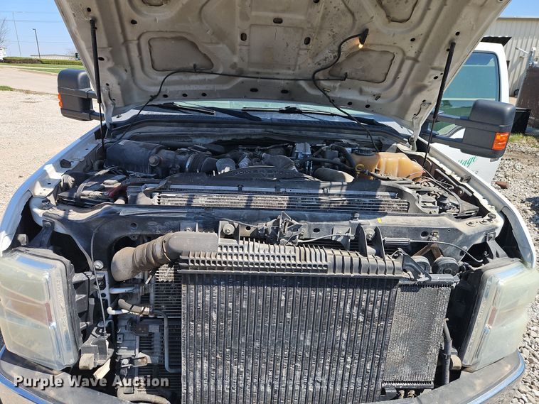 image for item EI8942 2010 Ford F550  utility / service truck