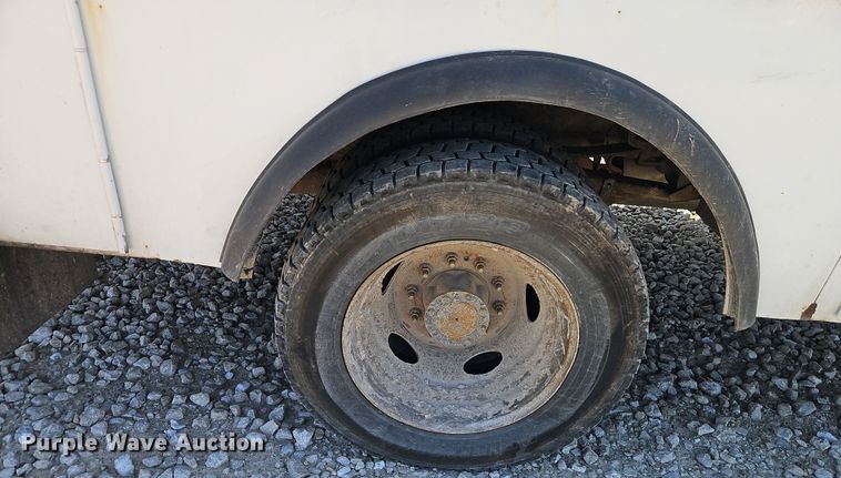 image for item EI8942 2010 Ford F550  utility / service truck