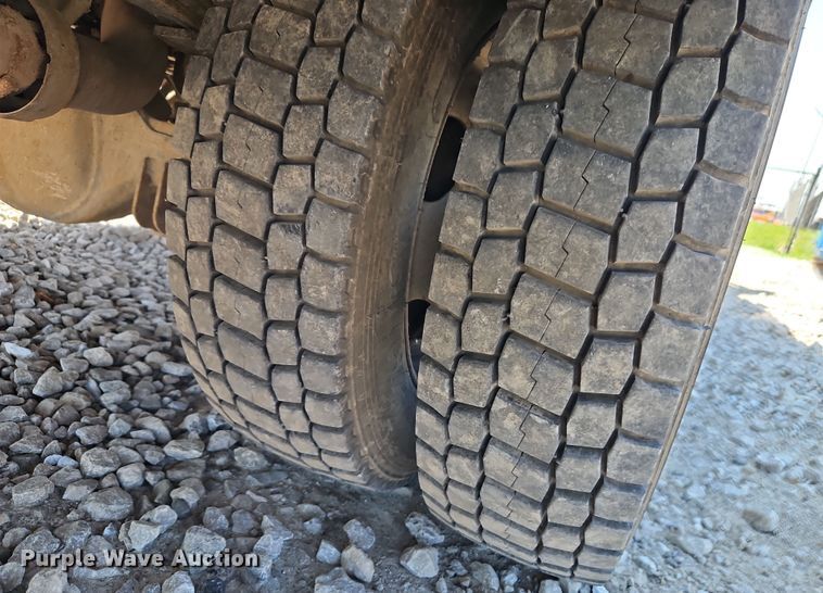 image for item EI8942 2010 Ford F550  utility / service truck