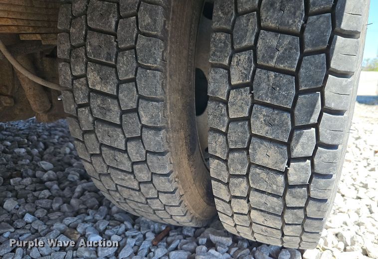 image for item EI8942 2010 Ford F550  utility / service truck